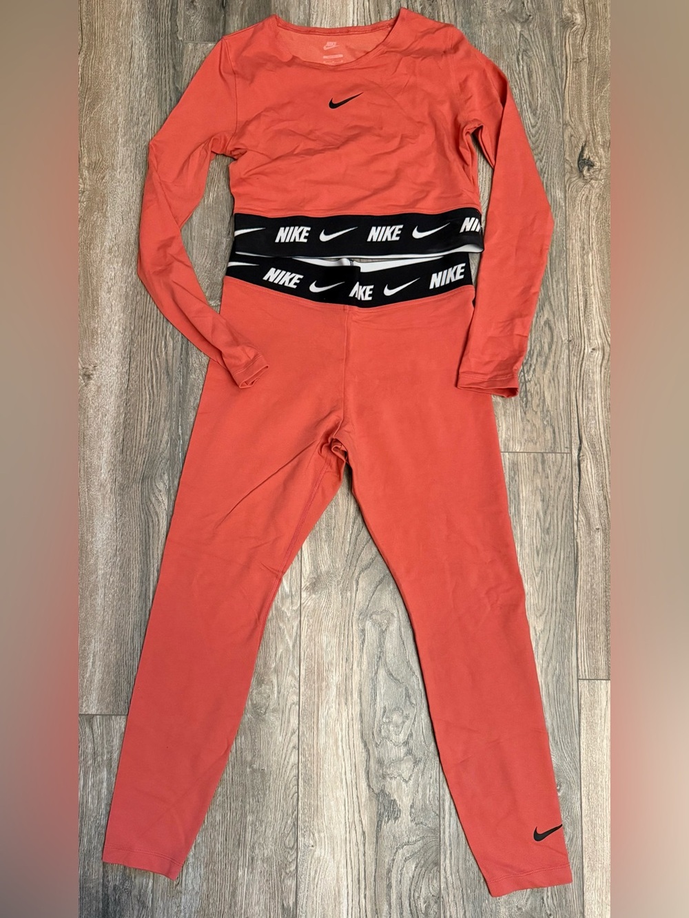 Nike Long Sleeve Crop Top and High-Waist Leggings Set (M top/L bottom)